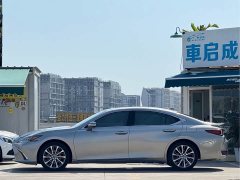 Lexus ES 2020 300h Premium Edition - ფოტო 3