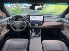Lexus ES 300h Premium Edition - ფოტო 12