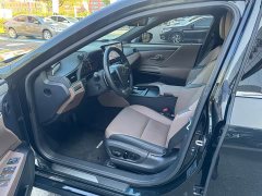 Lexus ES 300h Premium Edition - ფოტო 3