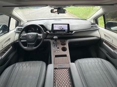 Toyota Gravia 2.5L Hybrid Comfort Edition - ფოტო 10