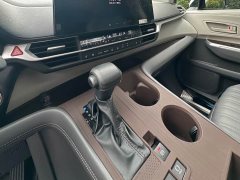 Toyota Gravia 2.5L Hybrid Comfort Edition - ფოტო 14