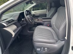 Toyota Gravia 2.5L Hybrid Comfort Edition - ფოტო 9