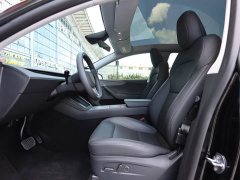 Tesla Model Y Long Range All-Wheel Drive - ფოტო 15