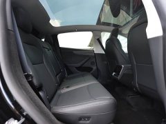 Tesla Model Y Long Range All-Wheel Drive - ფოტო 16