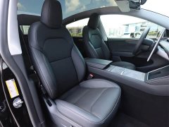 Tesla Model Y Long Range All-Wheel Drive - ფოტო 17