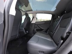 Tesla Model Y Long Range All-Wheel Drive - ფოტო 19