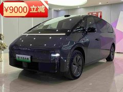 Li Auto MEGA Home Family Edition - ფოტო 1