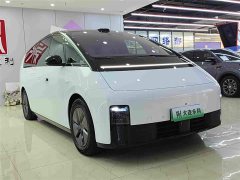 Li Auto MEGA Home Family Edition - ფოტო 4