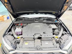 Audi Q7 55 TFSI quattro S line Sport - ფოტო 3