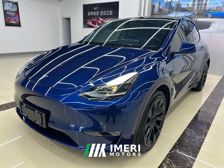 Tesla Model Y Long Range All-Wheel Drive