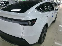 Tesla Model Y Rear-Wheel Drive - ფოტო 7