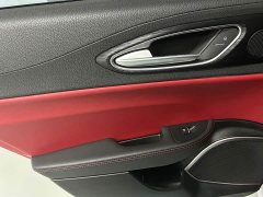 Alfa Romeo Giulia 2.0T 280HP Luxury - ფოტო 15