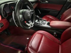 Alfa Romeo Giulia 2.0T 280HP Luxury - ფოტო 16