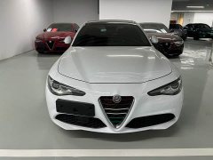 Alfa Romeo Giulia 2.0T 280HP Luxury - ფოტო 2