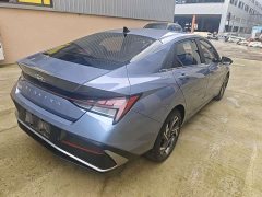 Hyundai Elantra 2023 1.5L CVT Luxury - ფოტო 4