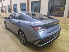 Hyundai Elantra 2023 1.5L CVT Luxury - ფოტო 6