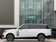 Land Rover Range Rover 3.0 L6 400PS Extended Wheelbase 7-Seater - ფოტო 10