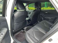Toyota Avalon Hybrid 2.5L XLE Premium - ფოტო 13