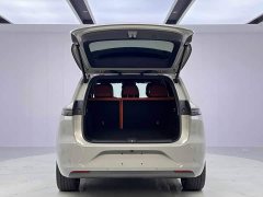 Li Auto L6 Pro - ფოტო 9