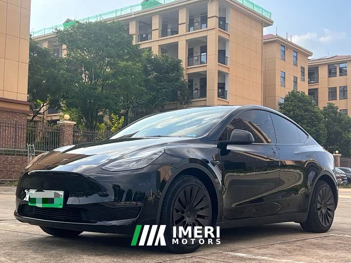 Tesla Model Y Long Range All-Wheel Drive