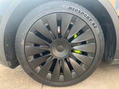 Tesla Model Y Long Range All-Wheel Drive - ფოტო 14