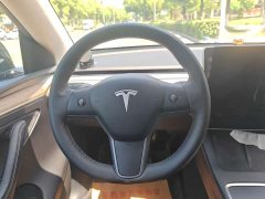 Tesla Model Y Standard Range RWD - ფოტო 11
