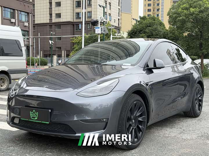 Tesla Model Y Long Range All-Wheel Drive