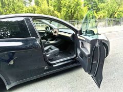 Tesla Model Y Rear-Wheel Drive - ფოტო 7