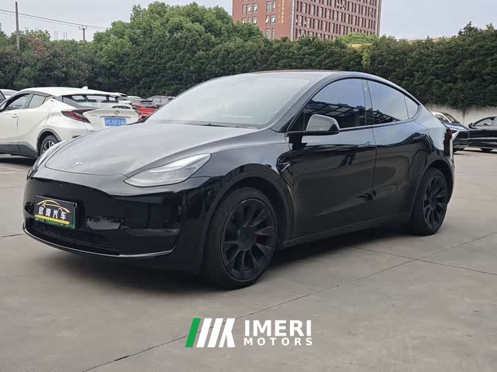 Tesla Model Y Long Range All-Wheel Drive