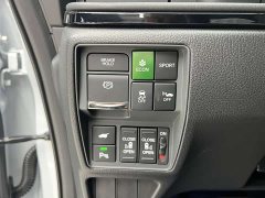 Honda Odyssey 2024 2.0L e:HEV Luxury - ფოტო 12