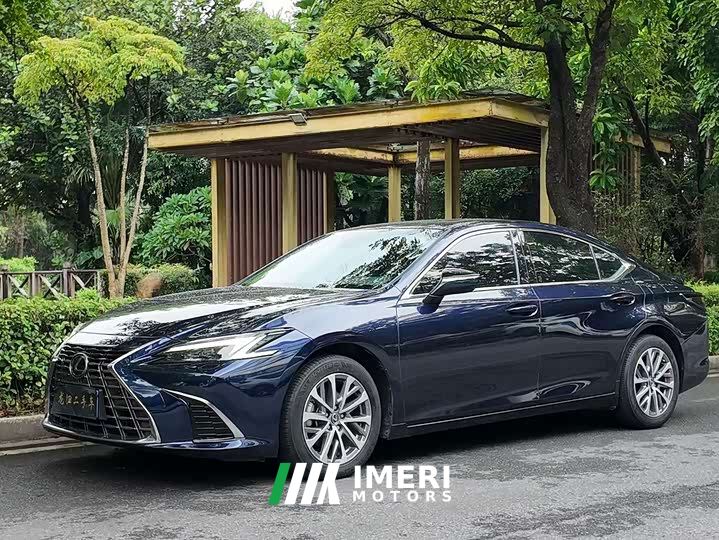 Lexus ES 300h Premium Edition