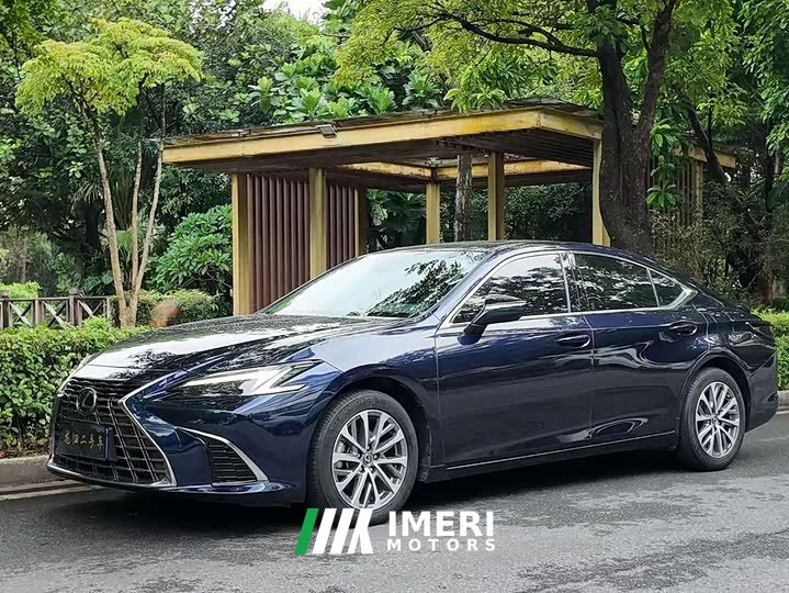 Lexus ES 300h Premium Edition