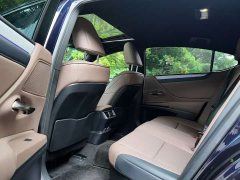 Lexus ES 300h Premium Edition - ფოტო 10