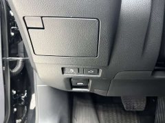 Lexus ES 200 Premium Edition - ფოტო 11