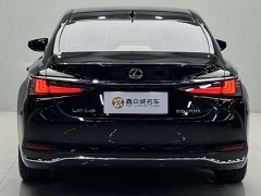 Lexus ES 200 Premium Edition - ფოტო 4