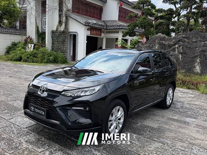 Toyota Wildland 2.0L CVT FWD Leading Edition