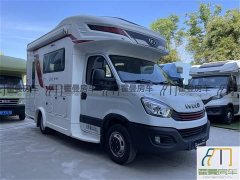 Toyota Golden Crown Bingo Jingguan Binge C-Type Iveco Daily Motorhome - photo 4