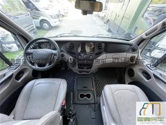 Toyota Golden Crown Bingo Jingguan Binge C-Type Iveco Daily Motorhome - photo 5