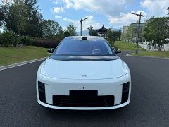 Li Auto i8 Standard Edition - ფოტო 2