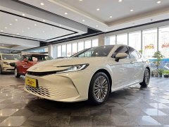 Toyota Camry 2024 Hybrid 2.0L HGVP Luxury - ფოტო 1