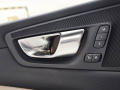Volvo XC60 B5 AWD Smart Remote Luxury Edition - ფოტო 14