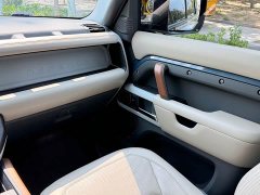 Land Rover Defender 110 P400 Dark Edition - ფოტო 10