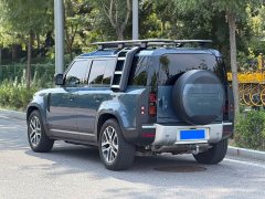 Land Rover Defender 110 P400 Dark Edition - ფოტო 4