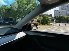 Tesla Model Y Rear-Wheel Drive - ფოტო 14