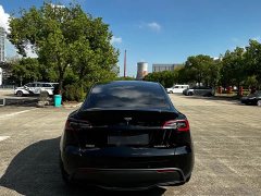 Tesla Model Y Rear-Wheel Drive - ფოტო 5