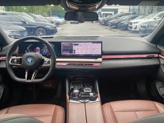 BMW i5 eDrive 35L Premium M Sport Package - ფოტო 7