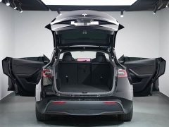Tesla Model Y Rear-Wheel Drive - ფოტო 14