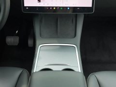 Tesla Model Y Rear-Wheel Drive - ფოტო 6