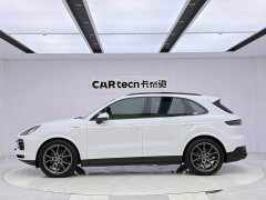 Porsche Cayenne New Energy 2022 Cayenne E-Hybrid 2.0T Platinum Edition - ფოტო 2