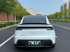 Tesla Model Y L Long Range All-Wheel Drive - ფოტო 8